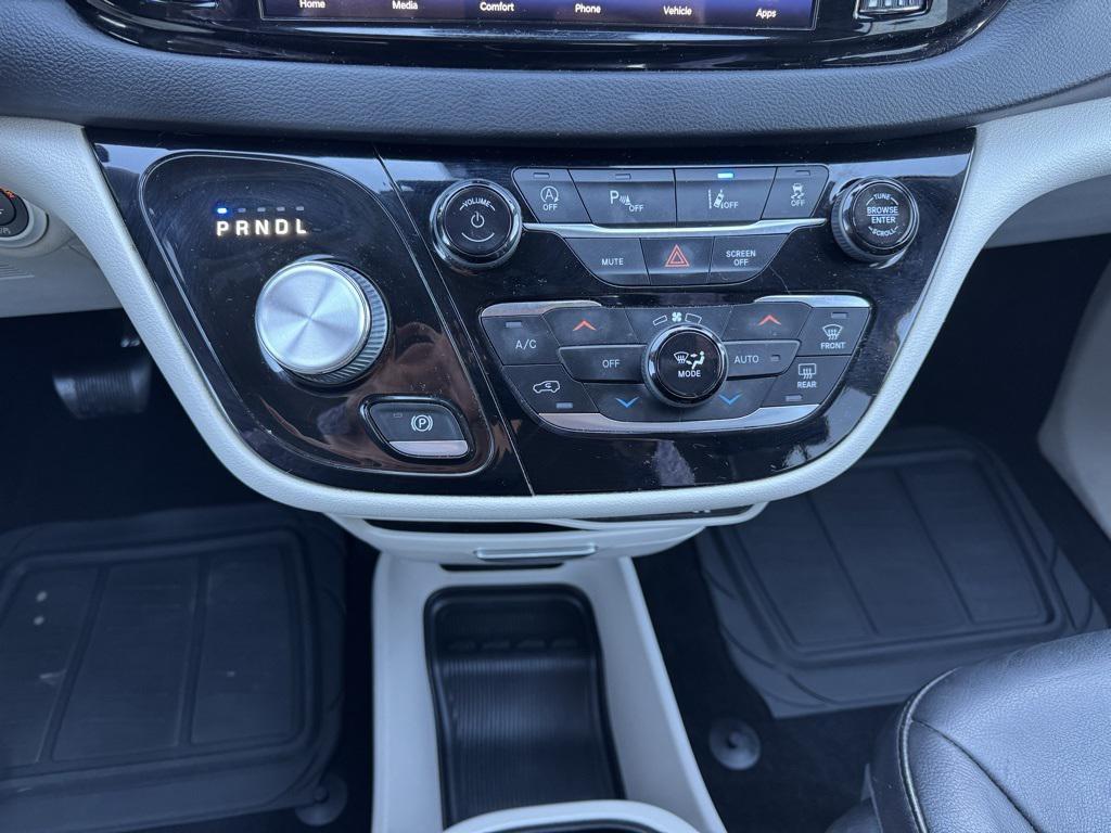used 2022 Chrysler Pacifica car, priced at $20,958