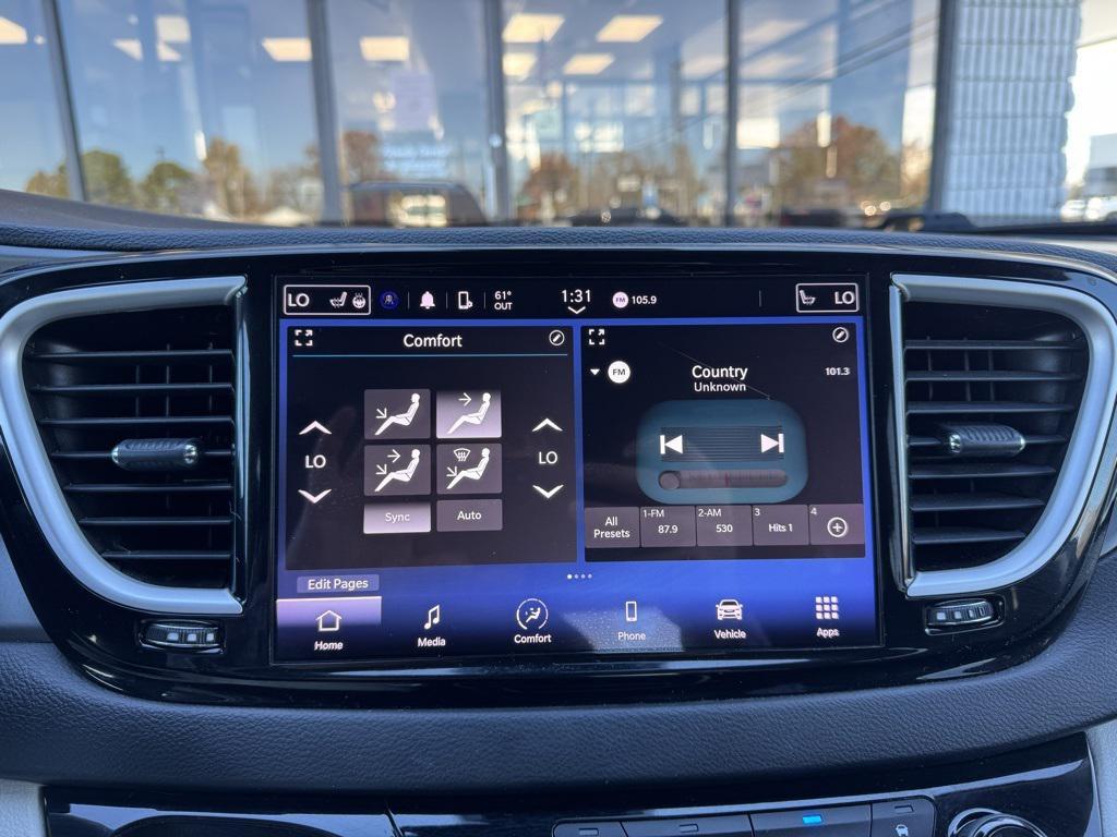 used 2022 Chrysler Pacifica car, priced at $20,958