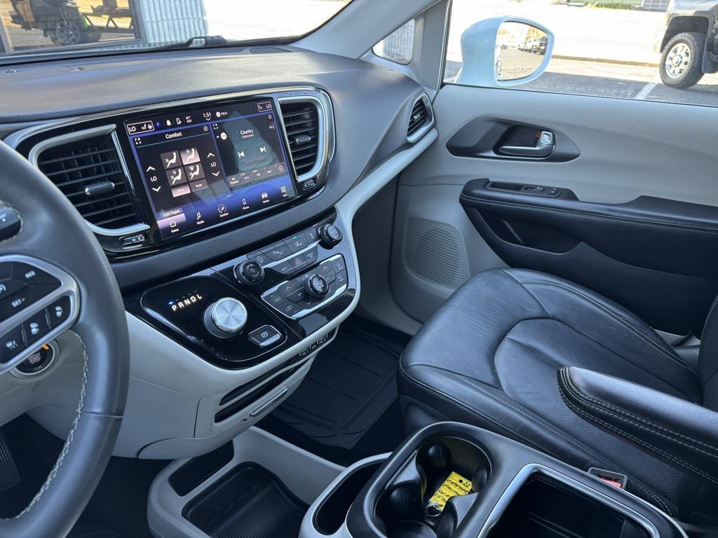 used 2022 Chrysler Pacifica car, priced at $20,958