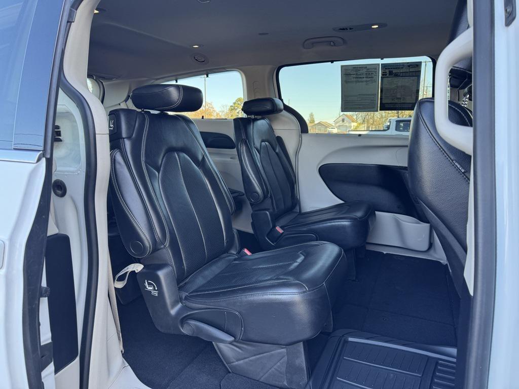 used 2022 Chrysler Pacifica car, priced at $20,958