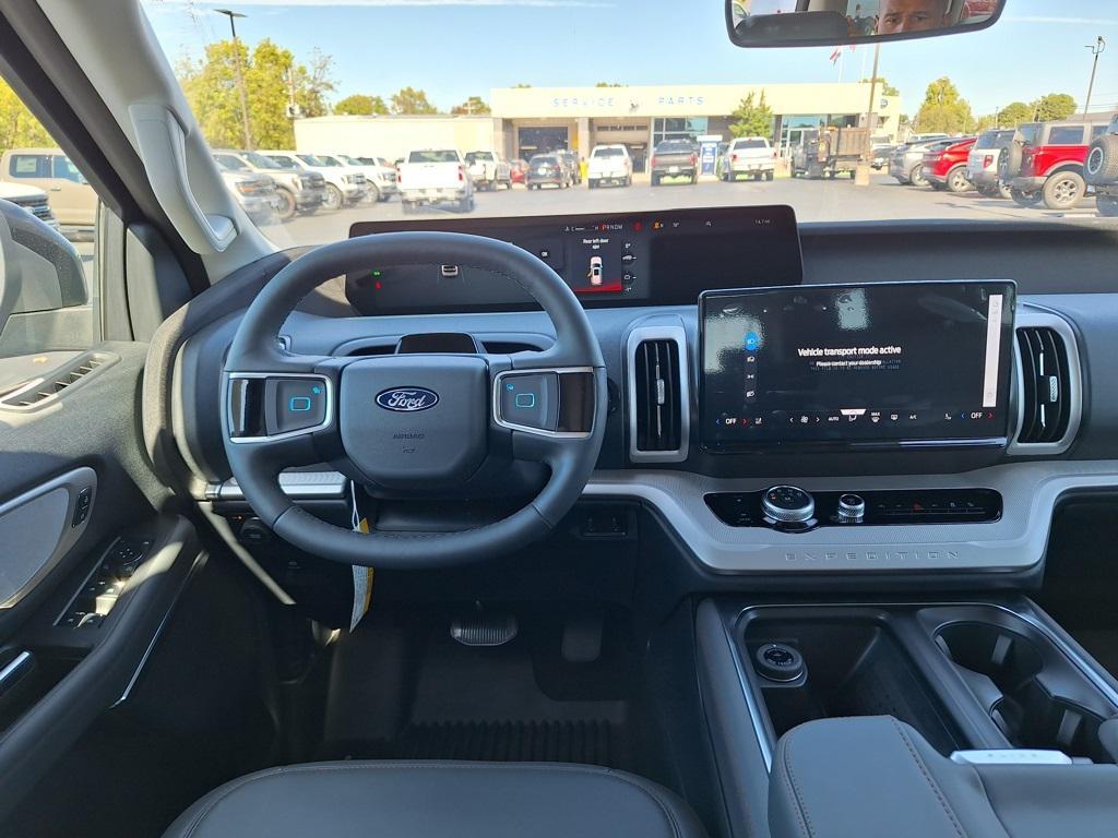 new 2025 Ford Expedition car, priced at $70,000