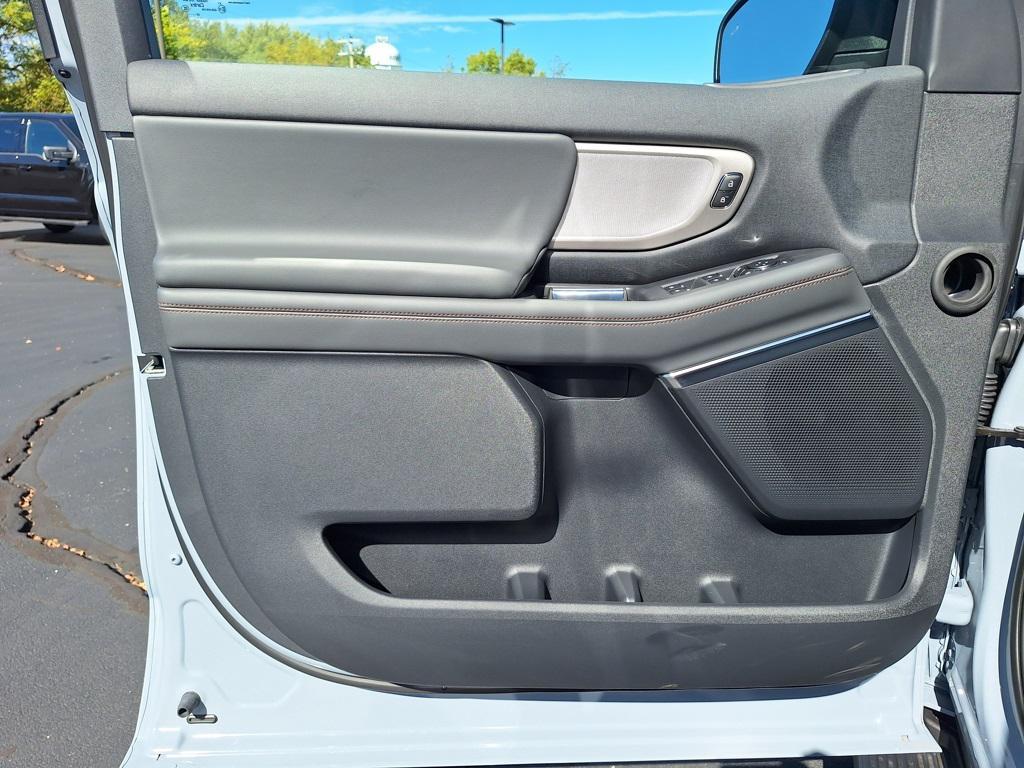 new 2025 Ford Expedition car, priced at $70,000