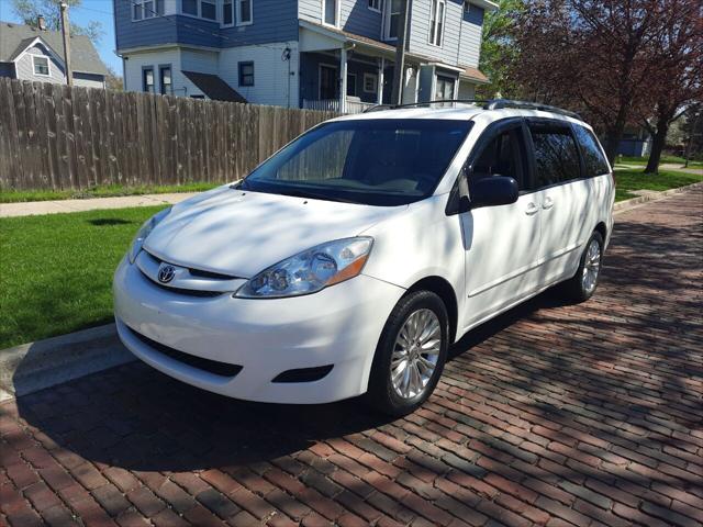 used 2007 Toyota Sienna car, priced at $4,999