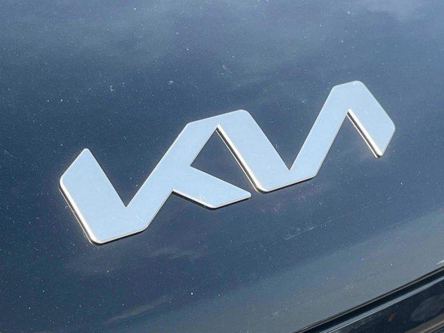 new 2025 Kia Carnival car, priced at $40,995