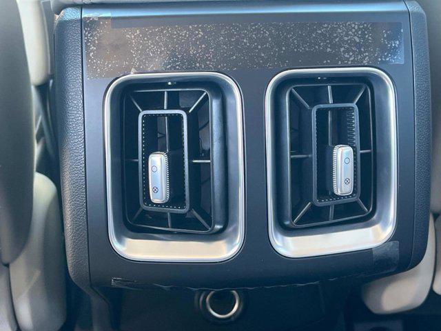new 2025 Kia Sorento car, priced at $37,060