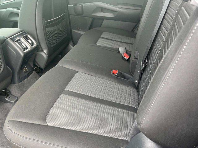 new 2025 Kia Sorento car, priced at $33,630