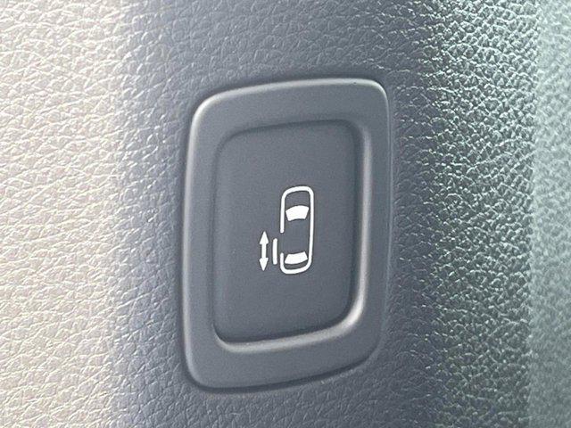 new 2025 Kia Carnival car, priced at $43,680