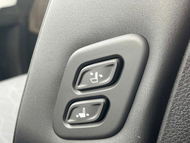 new 2025 Kia Carnival car, priced at $43,680