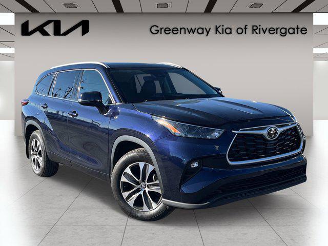 used 2022 Toyota Highlander car, priced at $36,998