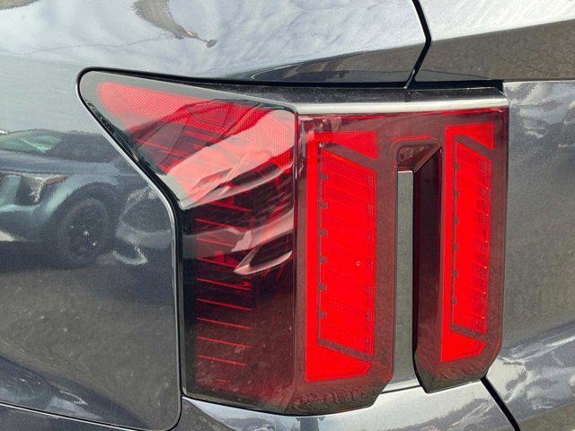 new 2025 Kia Sorento car, priced at $38,180