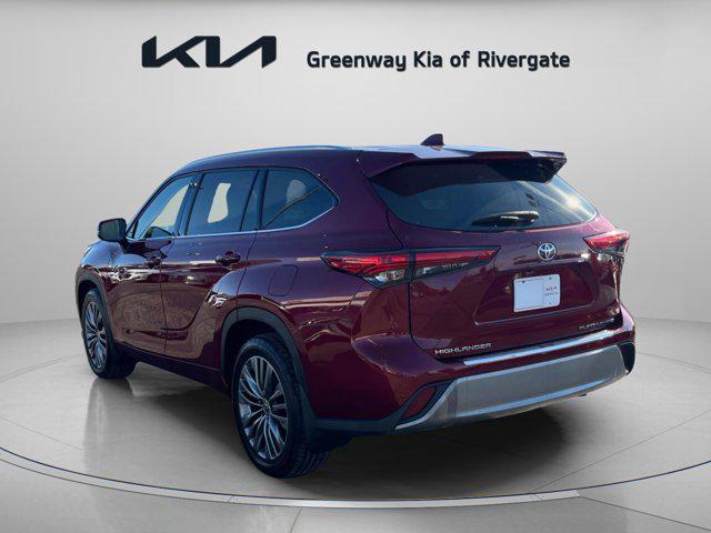 used 2020 Toyota Highlander car, priced at $33,629
