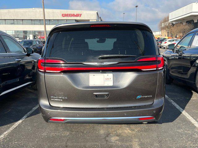 used 2022 Chrysler Pacifica Hybrid car, priced at $23,892