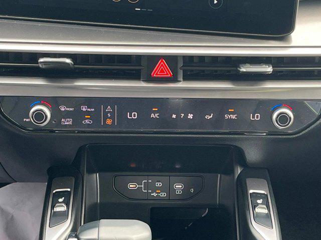 new 2025 Kia Sorento car, priced at $38,395