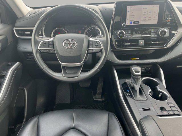 used 2023 Toyota Highlander car, priced at $35,678