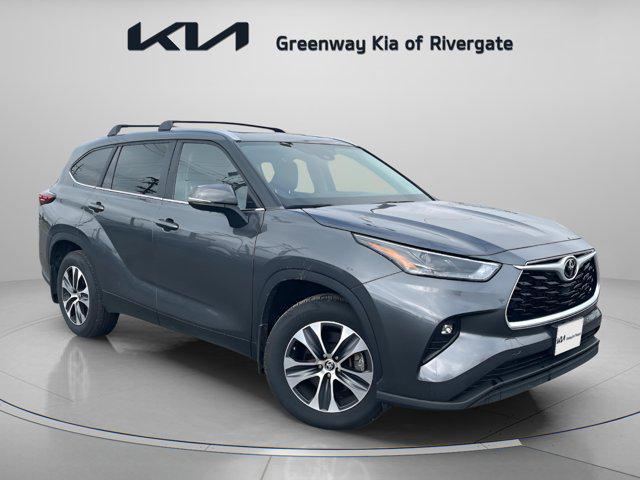 used 2023 Toyota Highlander car, priced at $35,678