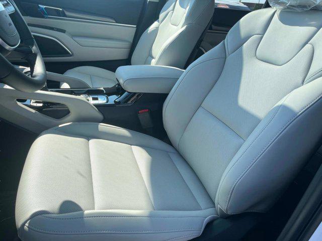 new 2025 Kia Telluride car, priced at $42,125