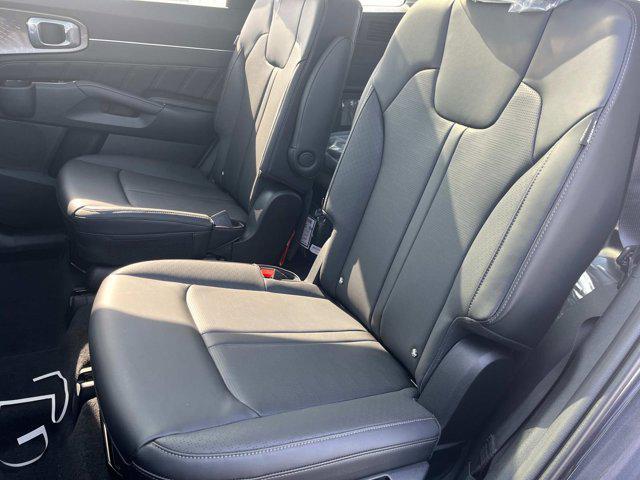 new 2025 Kia Sorento car, priced at $43,680