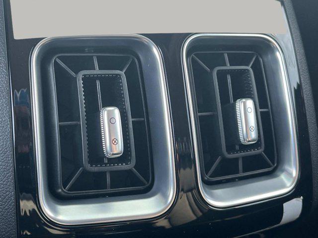 new 2025 Kia Sorento car, priced at $43,680
