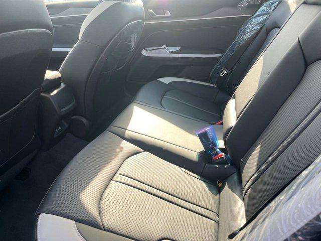 new 2025 Kia K5 car, priced at $30,245