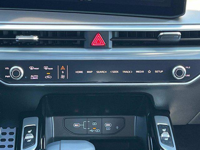 new 2025 Kia Sorento car, priced at $43,680