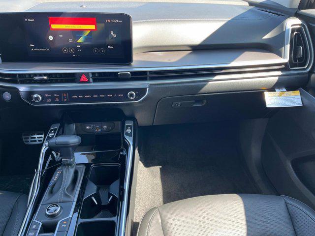 new 2025 Kia Sorento car, priced at $43,680