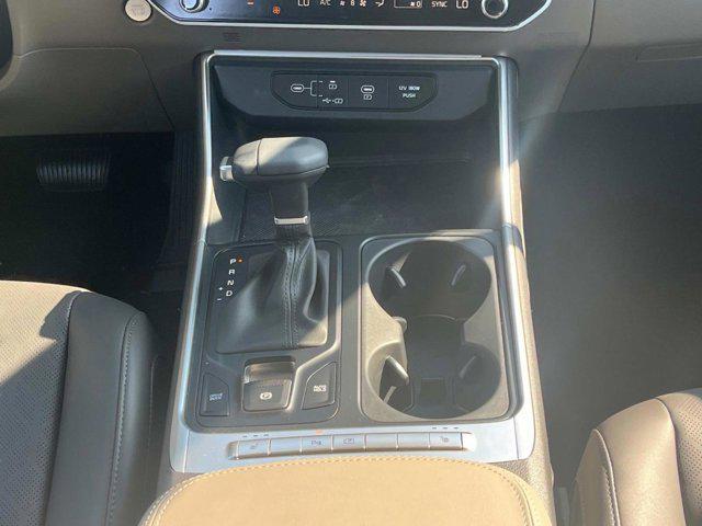 new 2025 Kia Carnival car, priced at $40,011
