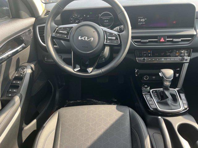 new 2025 Kia Seltos car, priced at $27,775