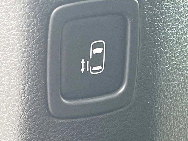 used 2023 Kia Carnival car, priced at $28,902