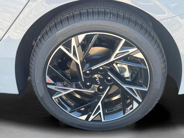 new 2025 Kia K5 car, priced at $30,045