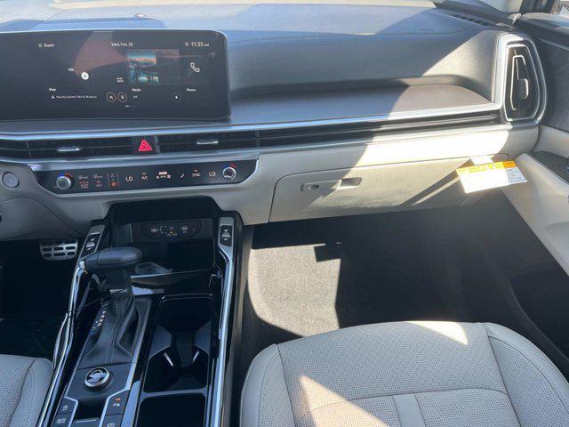 new 2025 Kia Sorento car, priced at $43,680