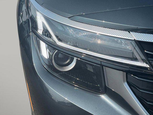new 2025 Kia Seltos car, priced at $28,575