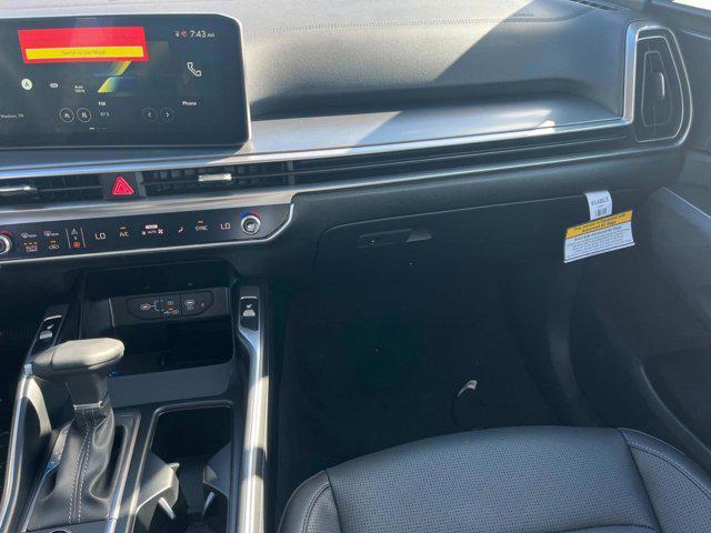 new 2025 Kia Sorento car, priced at $40,225