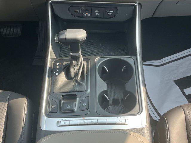 new 2025 Kia Carnival car, priced at $40,225