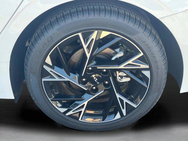 new 2025 Kia K5 car, priced at $30,175