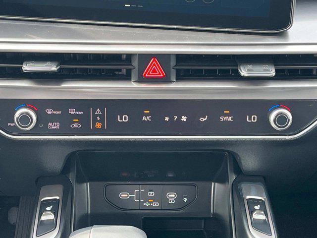 new 2025 Kia Sorento car, priced at $37,695