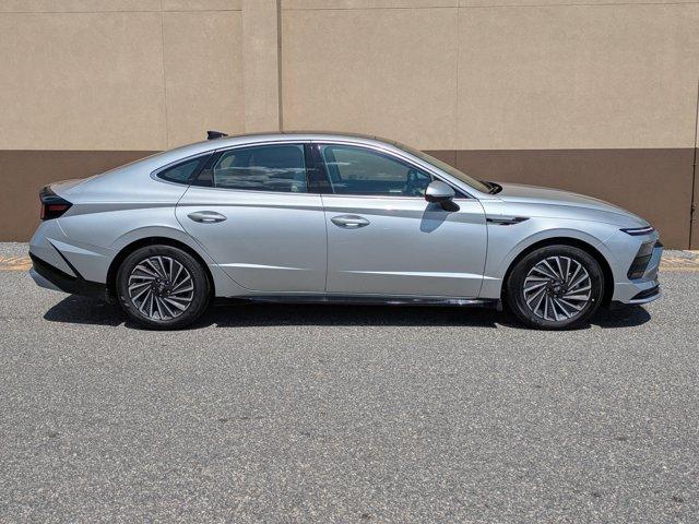 new 2025 Hyundai Sonata Hybrid car, priced at $37,104