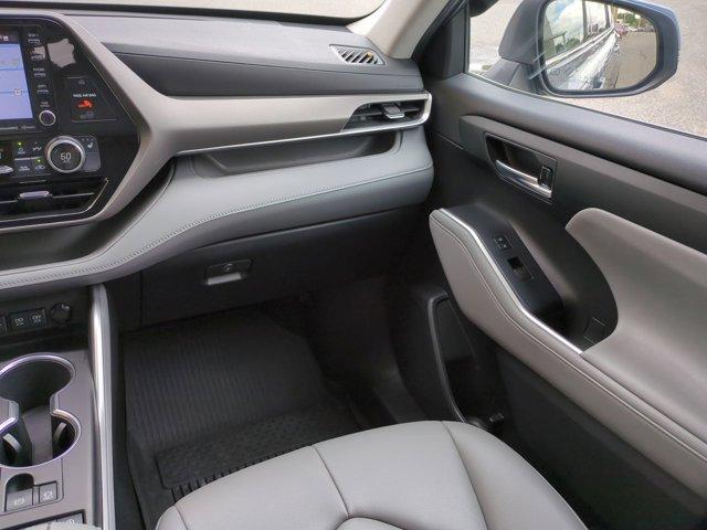 used 2021 Toyota Highlander car, priced at $31,714