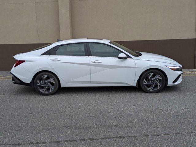 new 2025 Hyundai Elantra car, priced at $26,900