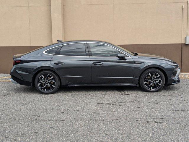 new 2024 Hyundai Sonata car, priced at $28,076