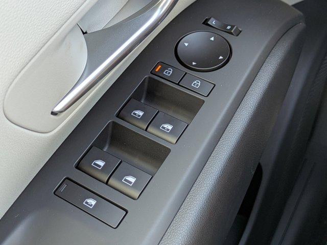 new 2025 Hyundai TUCSON Hybrid car, priced at $33,902