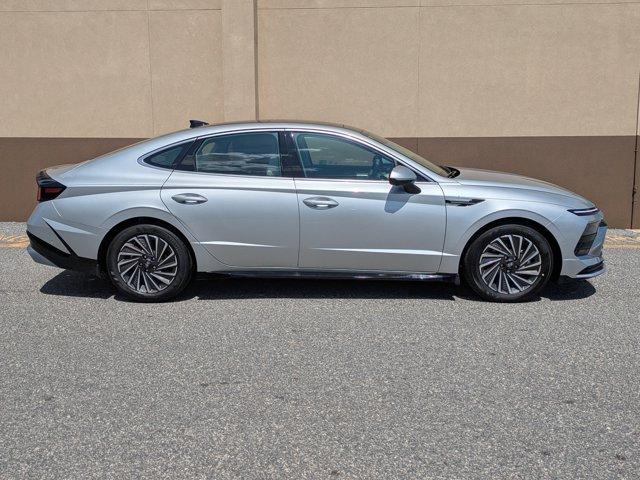 new 2025 Hyundai Sonata Hybrid car, priced at $37,074