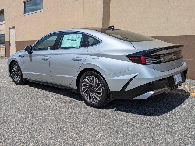 new 2025 Hyundai Sonata Hybrid car, priced at $37,074