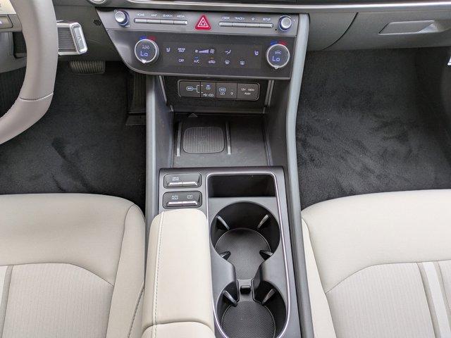 new 2025 Hyundai Sonata Hybrid car, priced at $31,634