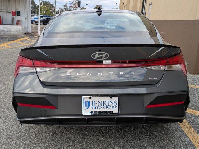 new 2025 Hyundai Elantra HEV car, priced at $27,639