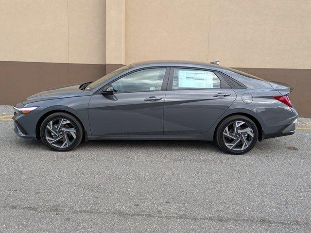 new 2025 Hyundai Elantra HEV car, priced at $27,639