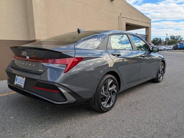 new 2025 Hyundai Elantra HEV car, priced at $27,639