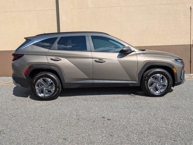new 2025 Hyundai TUCSON Hybrid car, priced at $33,417