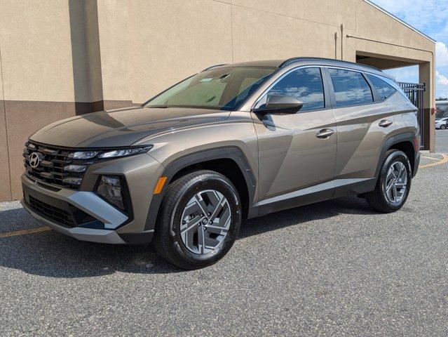 new 2025 Hyundai TUCSON Hybrid car, priced at $33,417