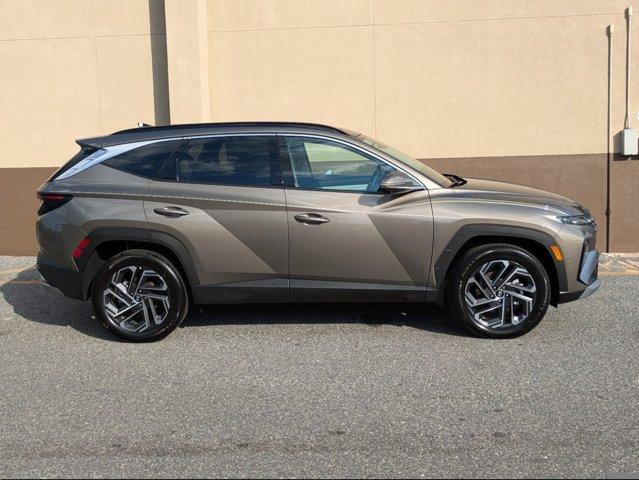 new 2025 Hyundai TUCSON Hybrid car, priced at $42,065