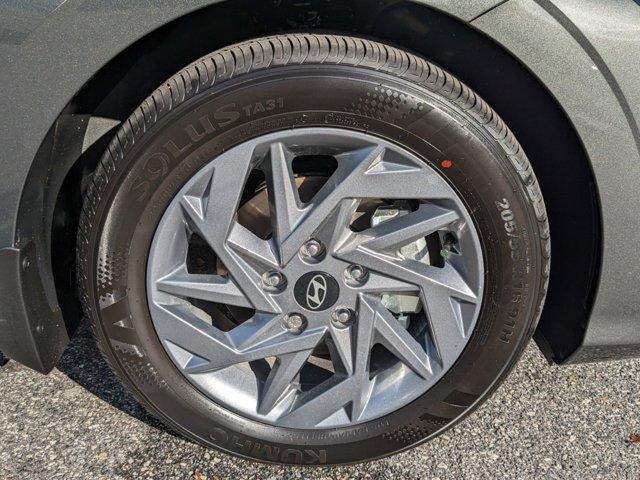 new 2025 Hyundai Elantra car, priced at $24,995